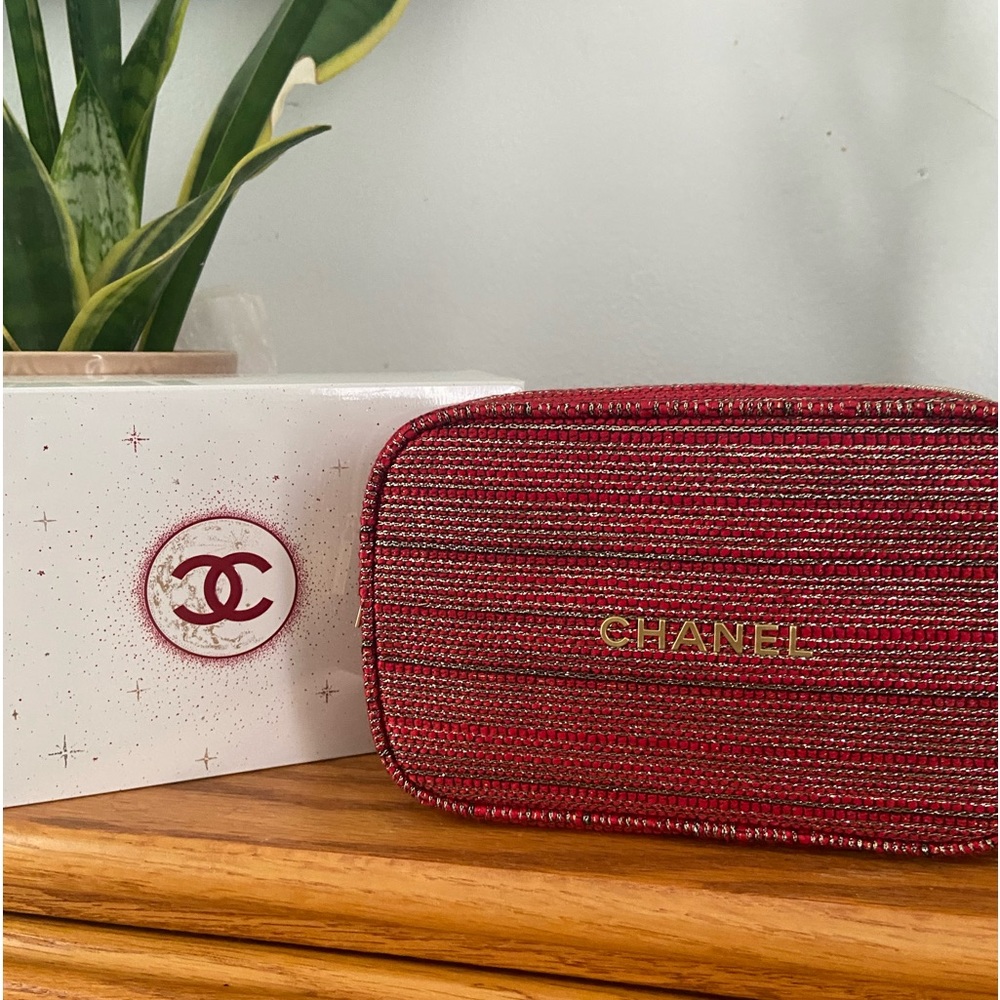NWT/NIB Limited Edition 2022 CHANNEL Cosmetic Case/Bag